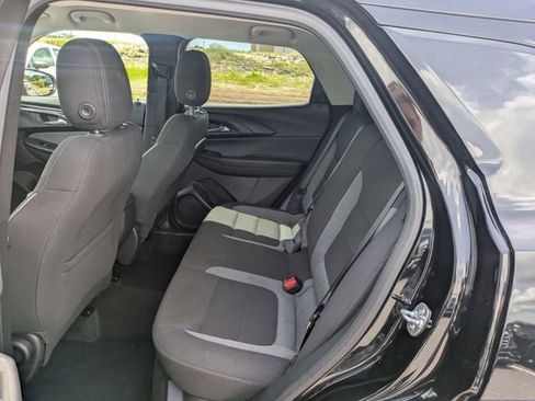 Used 2025 Chevrolet TrailBlazer LT AWD/4WD image 13