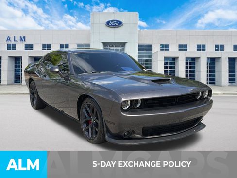Used 2022 Dodge Challenger GT w/ Blacktop Package RWD image 3