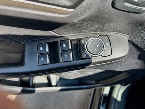 Used 2022 Ford Escape SEL w/ Technology Package FWD image 18