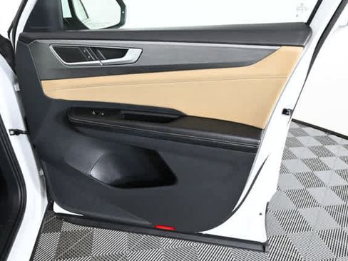 Used 2024 Volkswagen Atlas Cross Sport SE w/ Black Wheel Package AWD/4WD image 12