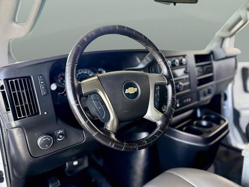 Used 2019 Chevrolet Express 3500 Extended w/ Driver Convenience Package RWD image 16