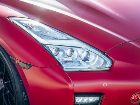 Used 2020 Nissan GT-R Premium w/ Premium Interior Package image 47