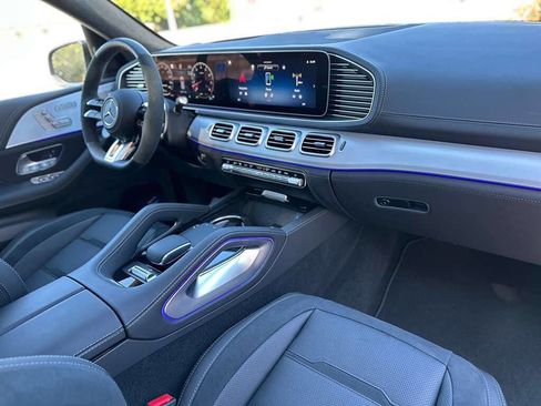 Used 2025 Mercedes-Benz GLS 63 AMG 4MATIC image 24