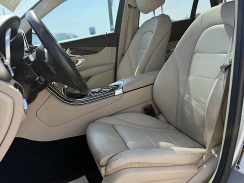 Used 2018 Mercedes-Benz GLC 300 GLC 300 4MATIC AWD 4dr SUV image 10