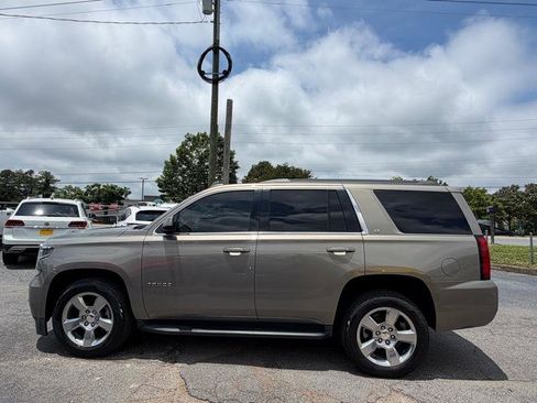 Used 2018 Chevrolet Tahoe LT w/ Luxury Package RWD image 11