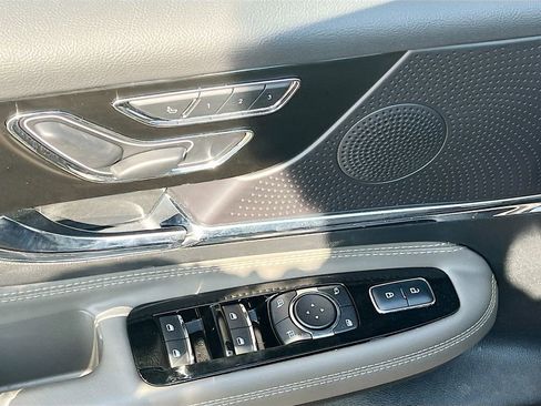 Used 2025 Lincoln Corsair FWD image 18