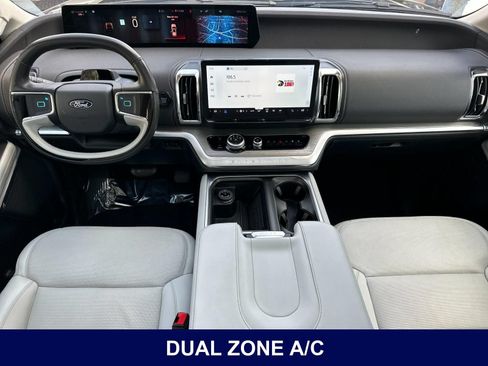 Used 2025 Ford Expedition Max Platinum w/ Driver's Package AWD/4WD image 17