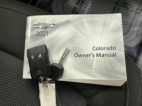 Used 2021 Chevrolet Colorado LT w/ Fleet Safety Package image 28