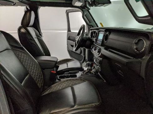 Used 2023 Jeep Wrangler Unlimited Sahara AWD/4WD image 23