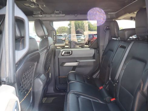 Used 2023 Ford Bronco Badlands AWD/4WD image 6