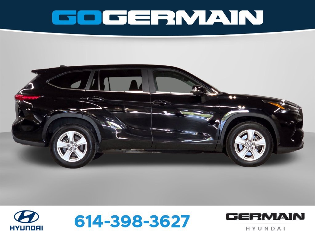 Used 2023 Toyota Highlander L FWD image 7