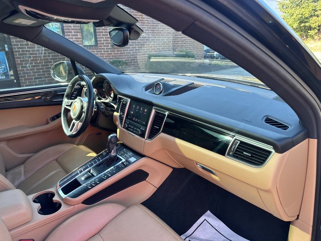 Used 2018 Porsche Macan AWD/4WD image 30