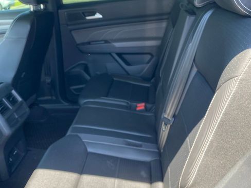 Used 2022 Volkswagen Atlas Cross Sport SE FWD image 10