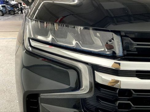 Used 2021 Chevrolet Suburban LS image 33