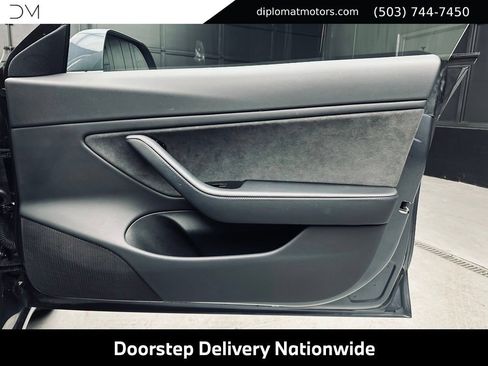 Used 2018 Tesla Model 3 Long Range RWD image 27