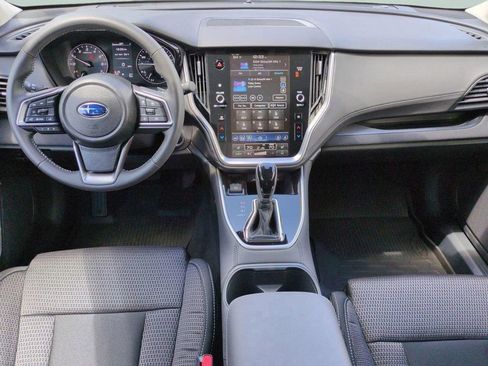 Used 2025 Subaru Outback Premium AWD/4WD image 11