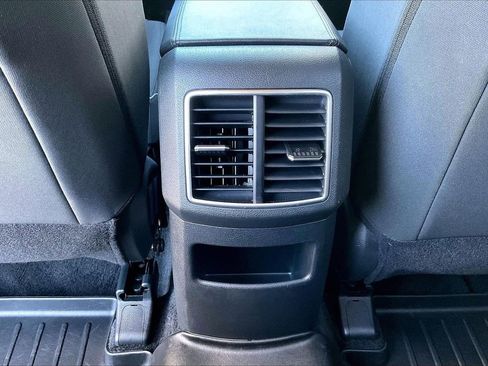 Used 2025 Kia Sportage LX image 15