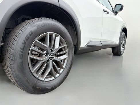 Used 2023 Nissan Rogue S FWD image 15