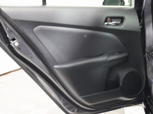 Used 2018 Toyota Prius Three FWD image 13