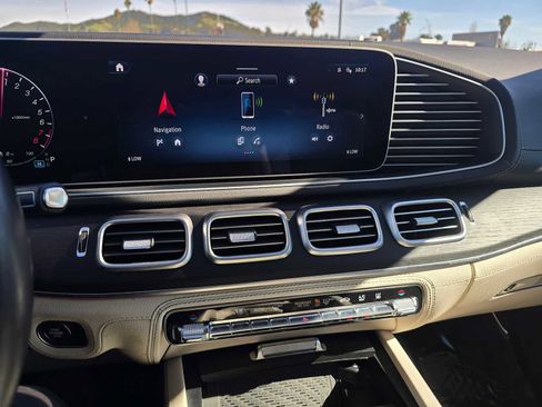 Used 2024 Mercedes-Benz GLE 450e 4MATIC image 27