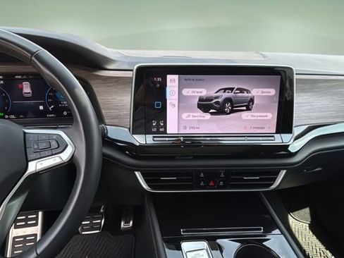 Used 2024 Volkswagen Atlas SEL Premium R-Line image 10