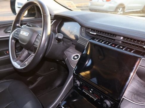 Used 2021 Jeep Grand Cherokee L Limited image 9