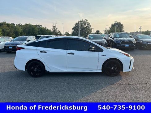 Used 2022 Toyota Prius FWD image 6