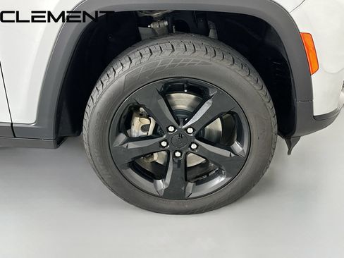 Used 2023 Jeep Grand Cherokee L Laredo AWD/4WD image 37