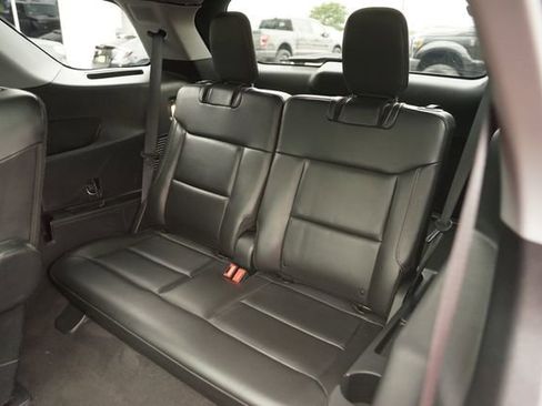 Certified 2022 Ford Explorer XLT w/ Equipment Group 202A RWD image 18