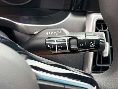 Used 2023 Kia Sorento LX FWD image 17