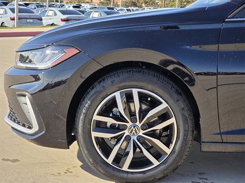 New 2026 Volkswagen Jetta SE image 5