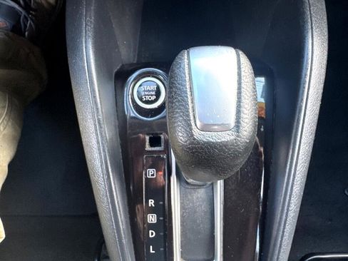 Used 2021 Nissan Versa SV image 29