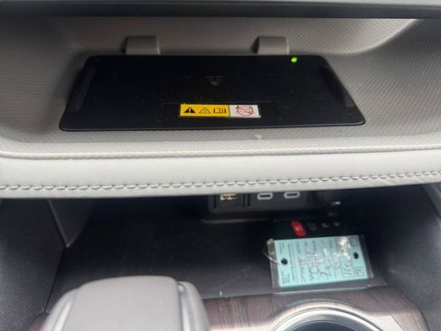 Used 2023 Toyota Highlander Platinum image 26