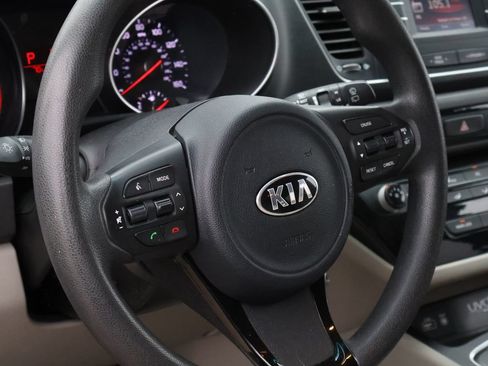 Used 2015 Kia Sedona LX w/ LX Convenience Package FWD image 21