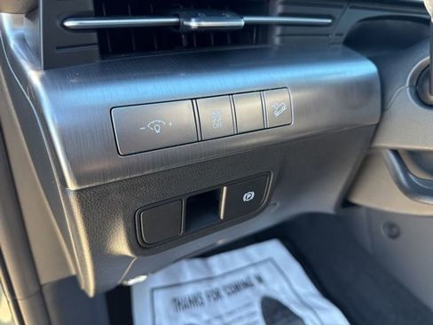 Used 2024 Hyundai Kona SEL image 13
