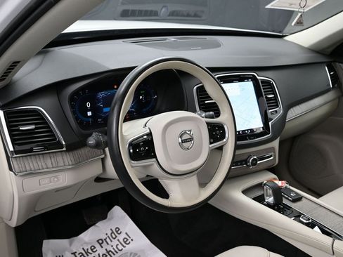 Used 2023 Volvo XC90 T8 Plus w/ Protection Package Premier image 19