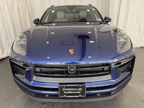 Used 2025 Porsche Macan image 6