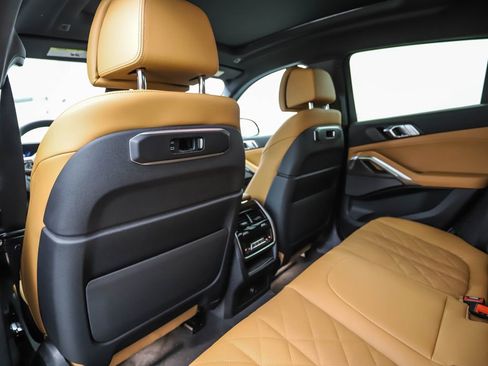 New 2026 BMW X6 xDrive40i w/ Climate Comfort Package image 20