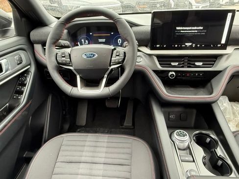 New 2026 Ford Explorer ST-Line w/ ST-Line Street Pack image 13