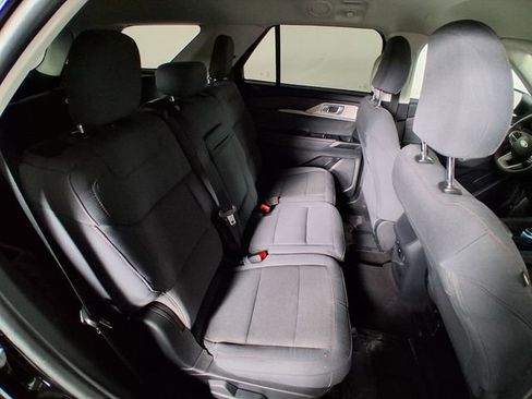 Used 2025 Ford Explorer Active AWD/4WD image 14