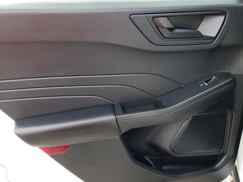 Used 2022 Ford Escape SE image 12