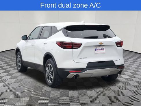 Used 2025 Chevrolet Blazer LT FWD image 3