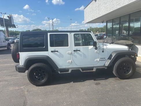 Used 2017 Jeep Wrangler Unlimited Sport w/ Quick Order Package 24S AWD/4WD image 10