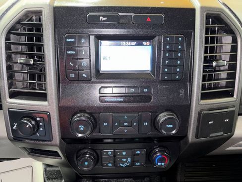 Used 2020 Ford F250 XL w/ Power Equipment Group image 19