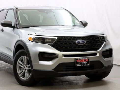 Used 2023 Ford Explorer 4WD image 2
