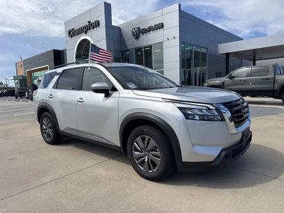 Used 2024 Nissan Pathfinder SV