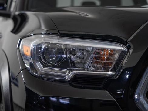 Used 2016 Toyota Tacoma TRD Off-Road w/ Towing Package image 13