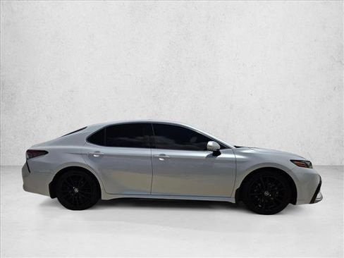 Used 2021 Toyota Camry XSE FWD image 4