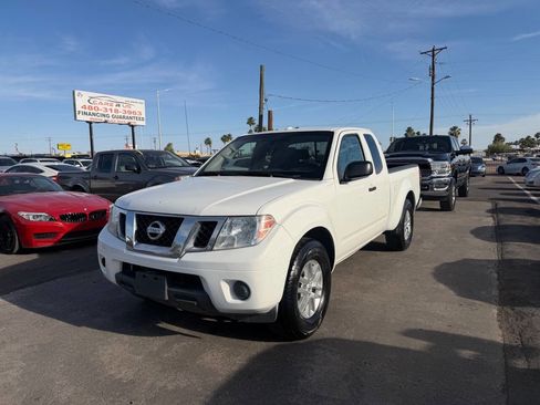 Used 2018 Nissan Frontier SV RWD image 3