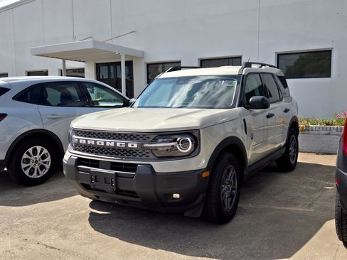 Used 2025 Ford Bronco Sport Big Bend w/ Convenience Package AWD/4WD image 3
